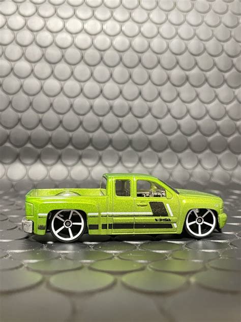 未使用に近い撮影前開封 Hot Wheels 2007 CHEVY SILVERADO ホットウィール シェビー シルバラード ピックアップ トラック 5 PACK HOT