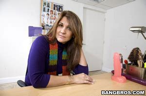 Hardcore Porn Joey Introduces Her To The Pink Dildo An XXX Dessert