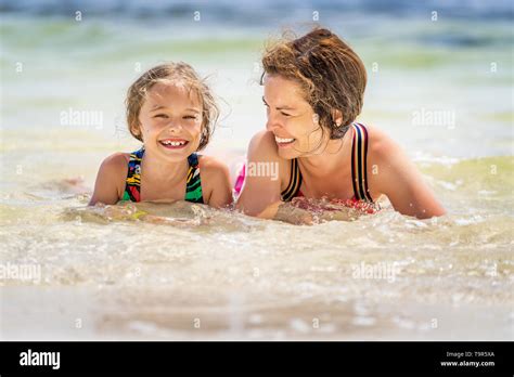 Young girl at the beach white bikini Fotos und Bildmaterial in hoher Auflösung Seite 2 Alamy