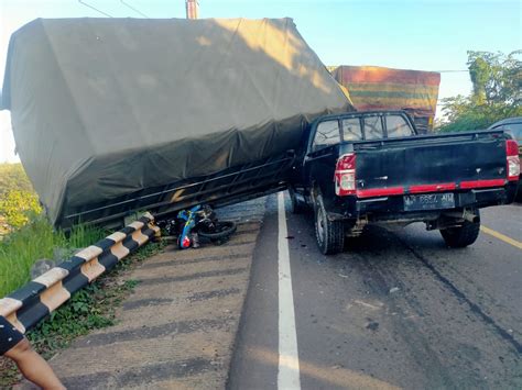 Tak Kuat Menanjak Di Bajarum Truk Lebih Muatan Mundur Dan Tabrak