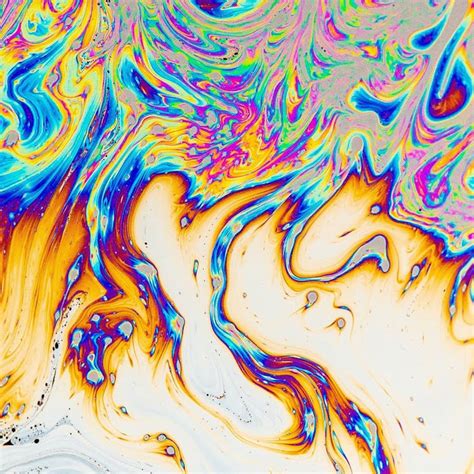 Queue or Que: What's the Difference? | Verint