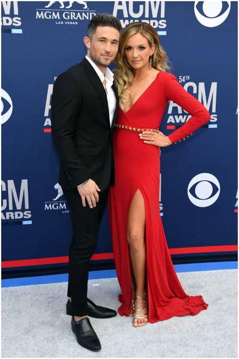 Carly Pearce Net Worth & Boyfriend - Famous People Today