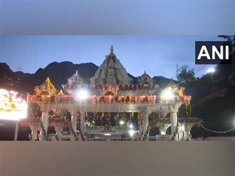 Shri Mata Vaishno Devi Bhawan Gears Up To Welcome Pilgrims On First Day