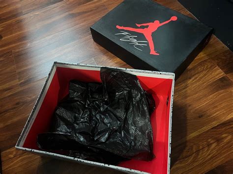 Air Jordan 4 (Box Only), Men's Fashion, Footwear, Sneakers on Carousell