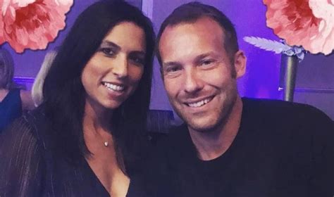 Scopre Video Hot Della Moglie Col Migliore Amico Le Spara Davanti Ai Figlioletti A Capodanno