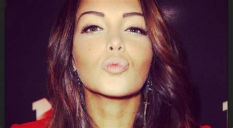 Nabilla Ultra Sexy En Bikini Sur Instagram Breakforbuzz