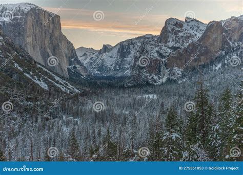 Sunrise At The Tunnel View In Yosemite Nationalpark California Usa