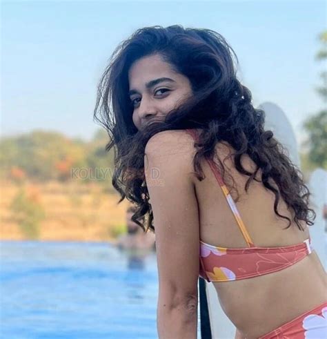 Hot Sexy Mithila Palkar Bikini Pics