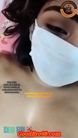 Desi Beauty Nude Strip Tease