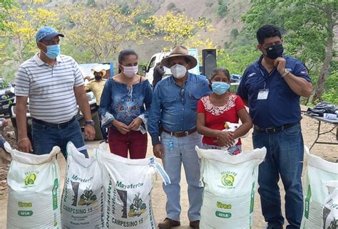 Agricultores De Zacapa Se Benefician Con Dotación De Fertilizante Y