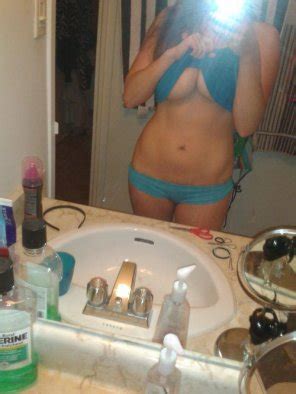 A Quick Peek Porn Pic