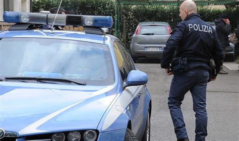 Ruba Il Pranzo In Un Supermercato Poi Minaccia Gli Addetti Arrestato