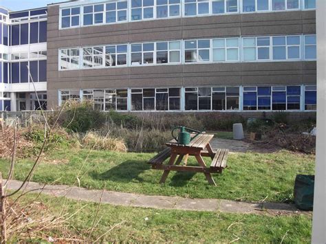 Kings Manor School Kingston Lane