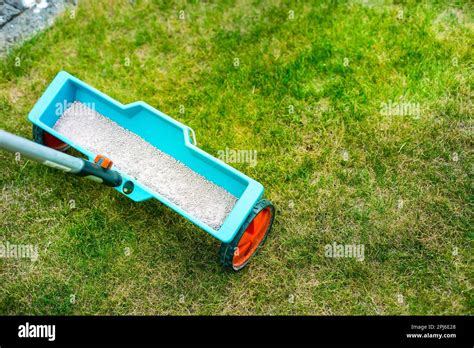 Lawn Care Hi Res Stock Photography And Images Alamy