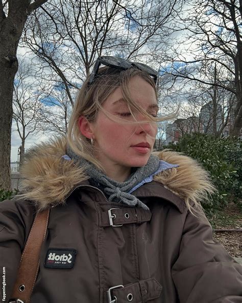 Meg Mills Carecharmer Nude OnlyFans Leaks Fappening