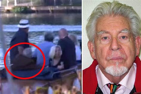 Rolf Harris Arrives For Sentencing In His Sex Offences Trial Mirror Online