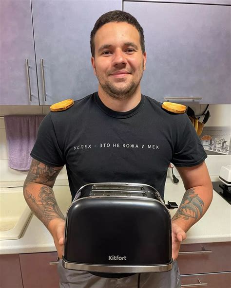 Тостер серебристый Kitfort KT-2036-6, купить по цене 3 990 ₽: отзывы ...