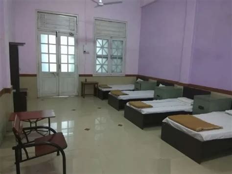 Retiring Room Booking Service at Rs 599/day in Mumbai | ID: 2852037809948