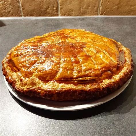 GALETTE DES ROIS crème d amande et compote fruits d hiver et vanille