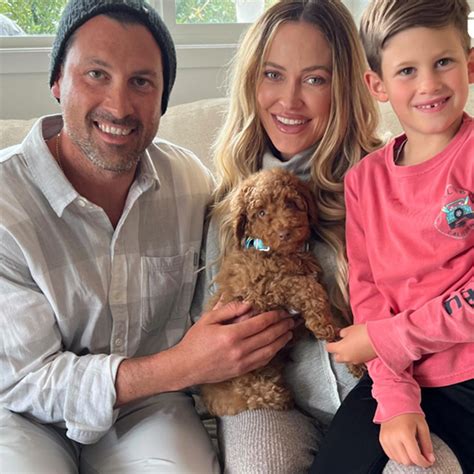 Pregnant Peta Murgatroyd And Maks Chmerkovskiy Surprise Son With Puppy