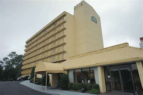 LA QUINTA INN & SUITES BY WYNDHAM STAMFORD / NEW YORK CITY $91 ...