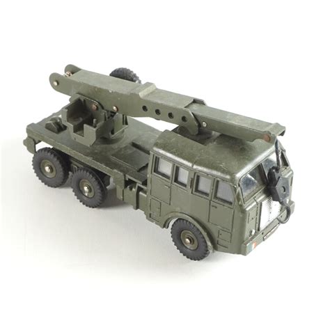 Dinky Toys Camion Militaire De D Pannage Berliet R F Chelle