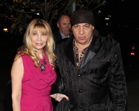 Steven Van Zandt 2025: Wife, net worth, tattoos, smoking & body facts