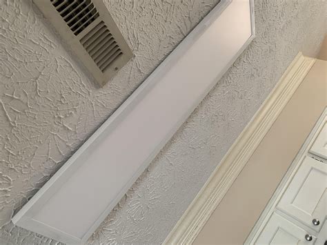 how to remove fluorescent light cover 7