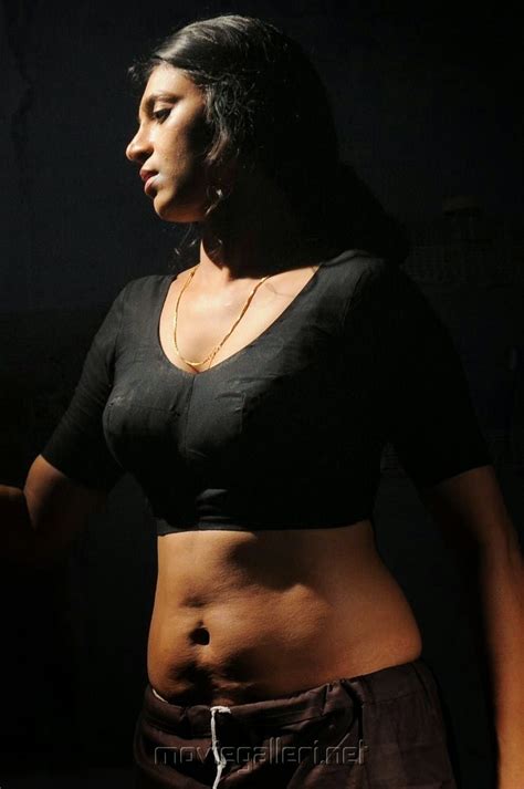 Collectionzz Actress Kasthuri Unseen Hot Sexy Stills Cleavage Nude Tamil