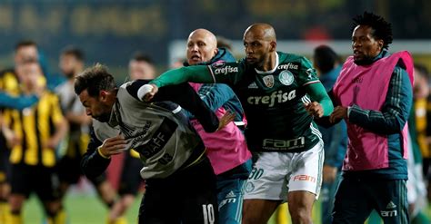 Palmeiras X Pe Arol Termina Em Briga Generalizada No Uruguai Veja