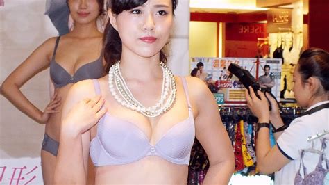 內衣秀 sexy lingerie show 1 1080p 華歌爾代言人謝欣穎見面會 無限HD YouTube