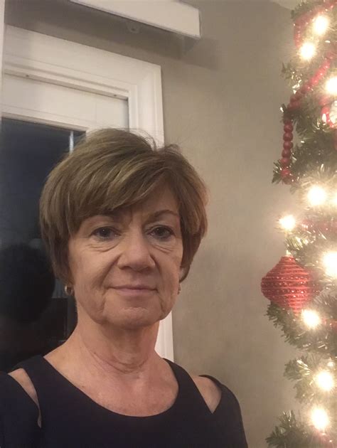 Woman fed up with looking like a “hot mess” gets short hair makeover