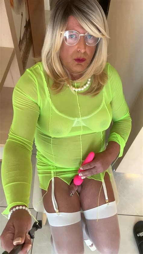 Amateur Crossdresser Kellycd2022 Holiday In White Stockings 26 Pics XHamster