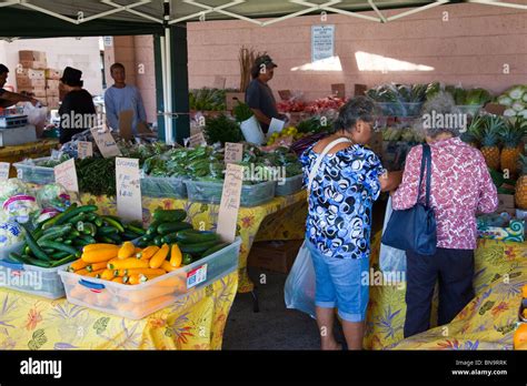 Kahului Shopping Hi Res Stock Photography And Images Alamy