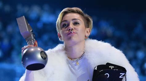 Miley Cyrus Smoking Hot EMA S Photos