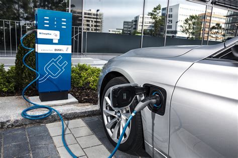 electric vehicle ownership types benefits  drawbacks chicago