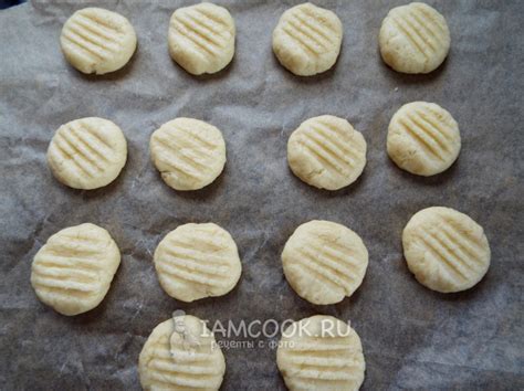 Песочное печенье на маргарине и сметане (мягкое) — рецепт с фото пошагово