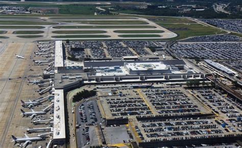 Sabes cuál es el aeropuerto más grande del mundo UA