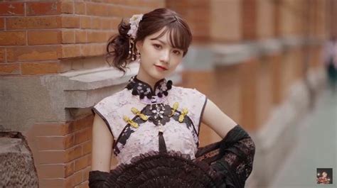 Nàng hot girl tự bóc phốt bản thân lộ nhan sắc thật khi không trang điểm khiến cư dân mạng khóc