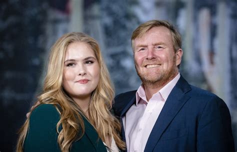 Fotosessie Koninklijk Gezin In Nieuwe Kerk Prinses Amalia Verschijnt