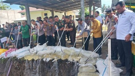 Jajaran Kepolisian Musnahkan Barang Bukti Minuman Beralkohol Guna