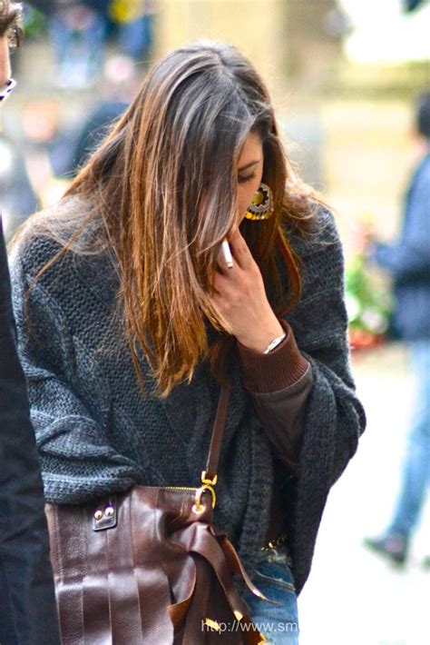 Brunette Smoking In The Piazza Smoking Hotties