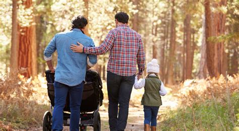 En Russie Un Couple Gay Pourrait Se Voir Retirer Ses Deux Enfants T Tu