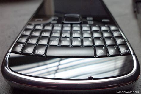 Nokia E6 Review – The Touch-and-Type Leader | NokiaWorld