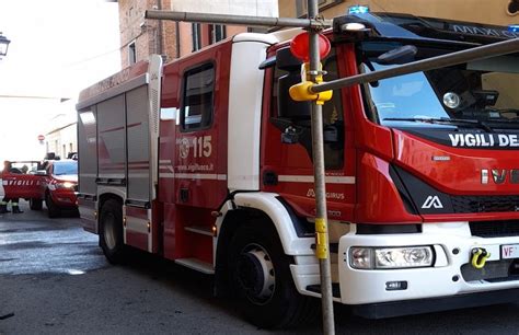 Prato Problemi Respiratori Evacuata La Sede Della Provincia