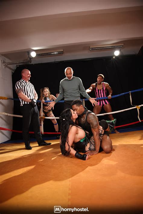 Jolee Love Amalia Davis Horny Hostel BabeSource