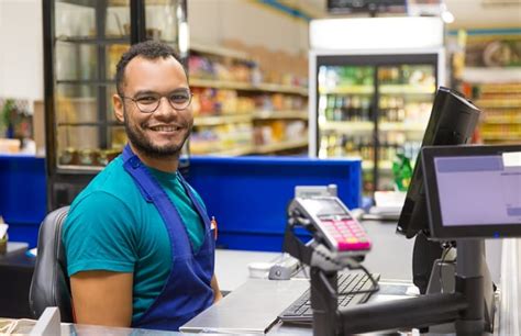 Qual o faturamento médio de uma loja de conveniência