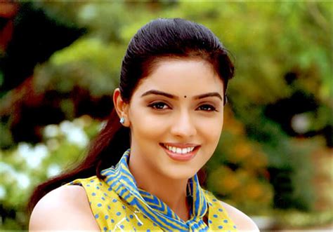 WORLD HOT AND SEXY CELEBRITIES Sexy Baby Asin Tamil Actress