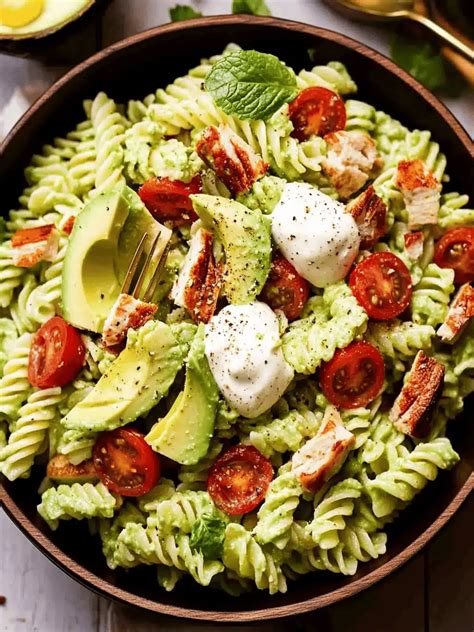 Irresistible Avocado Pasta Salad: A Creamy Delight