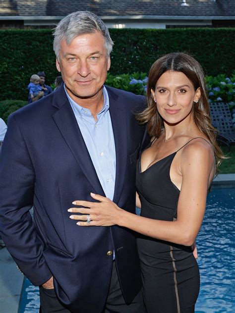 Alec Baldwin Bác vợ của Justin Bieber chồng cũ bom sex Kim Basinger